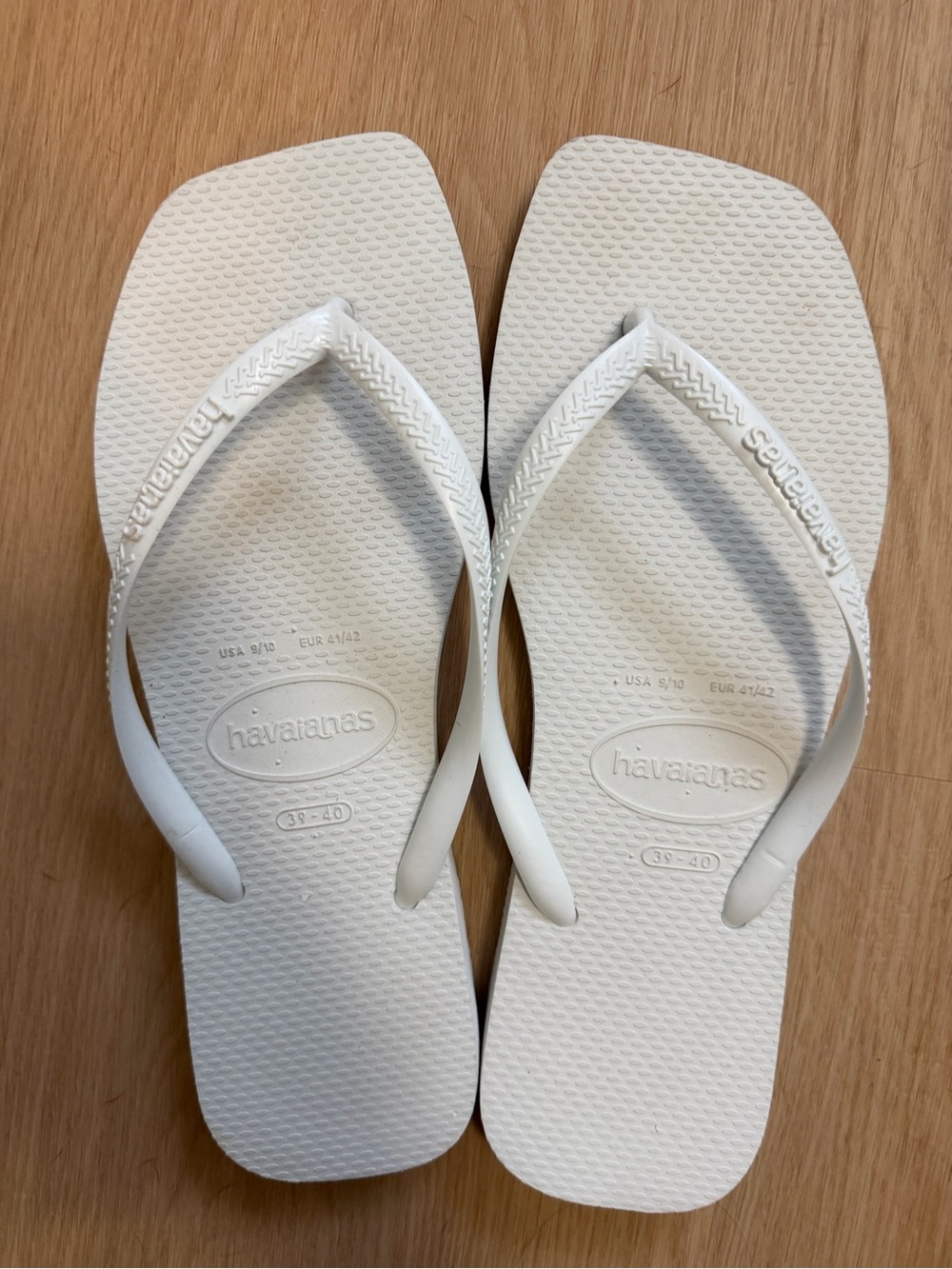 Havaianas Women's White Square-toe Flip Flop Sandals - Slim Straps